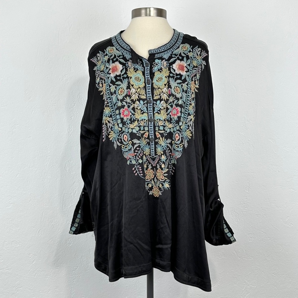 Johnny Was Biya Birdy Satin Blouse Sz Medium Boho Stevie Oversized Embroidered